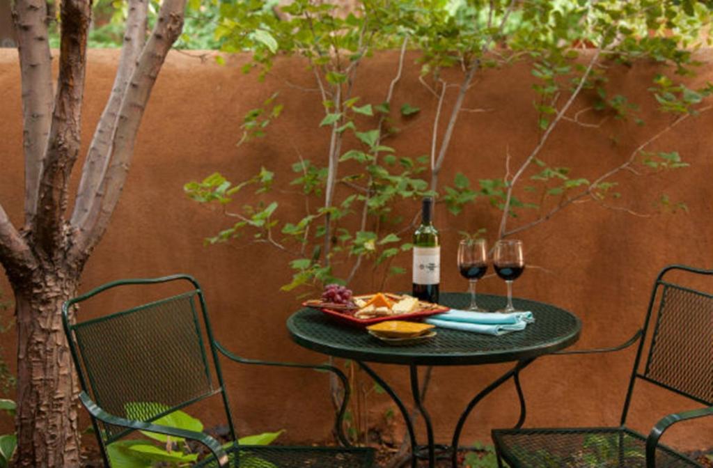 Four Kachinas B&B Inn Santa Fe Room photo